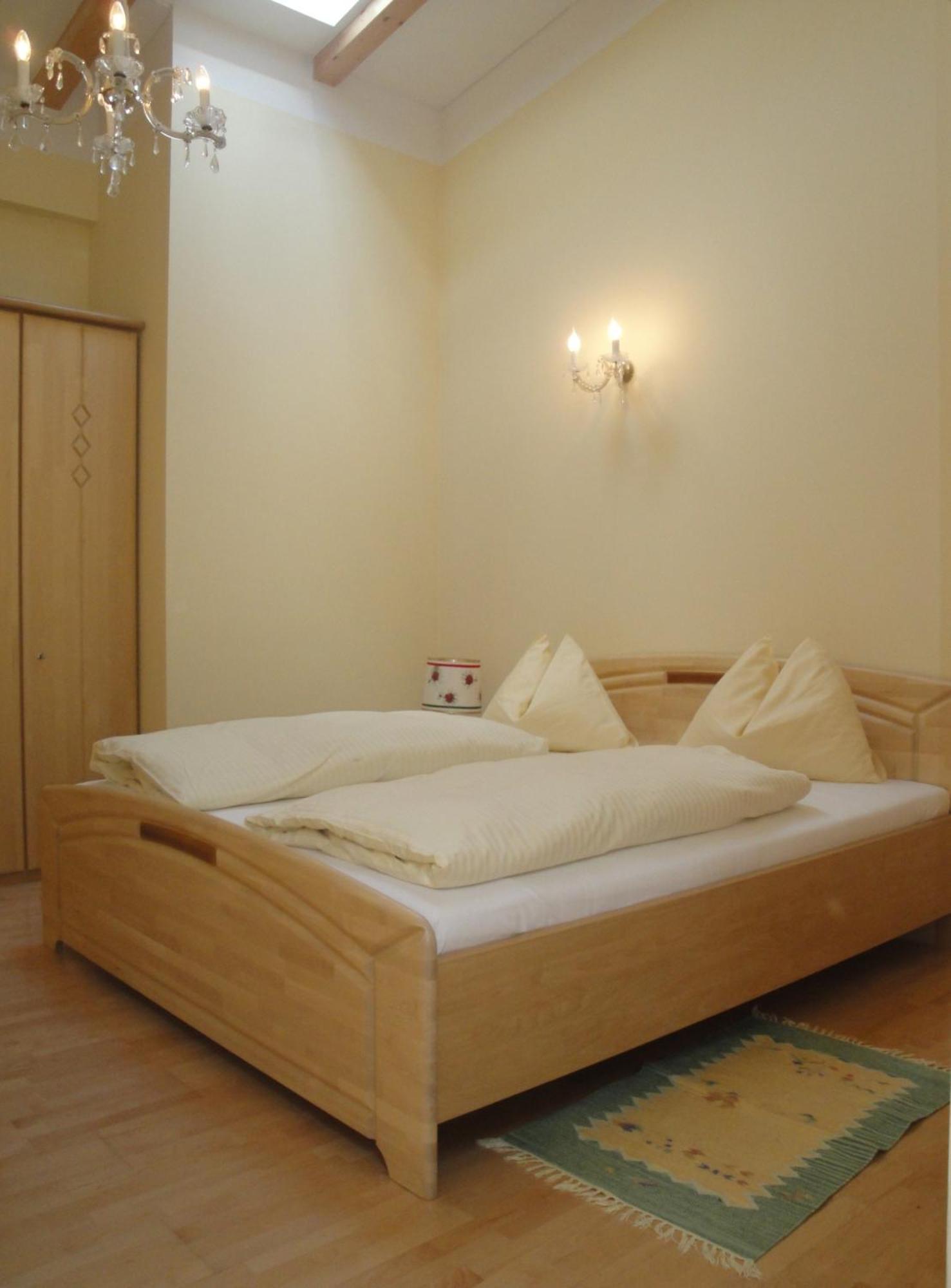 Pension & Appartement Steinwender バド クラインキルヒハイム エクステリア 写真