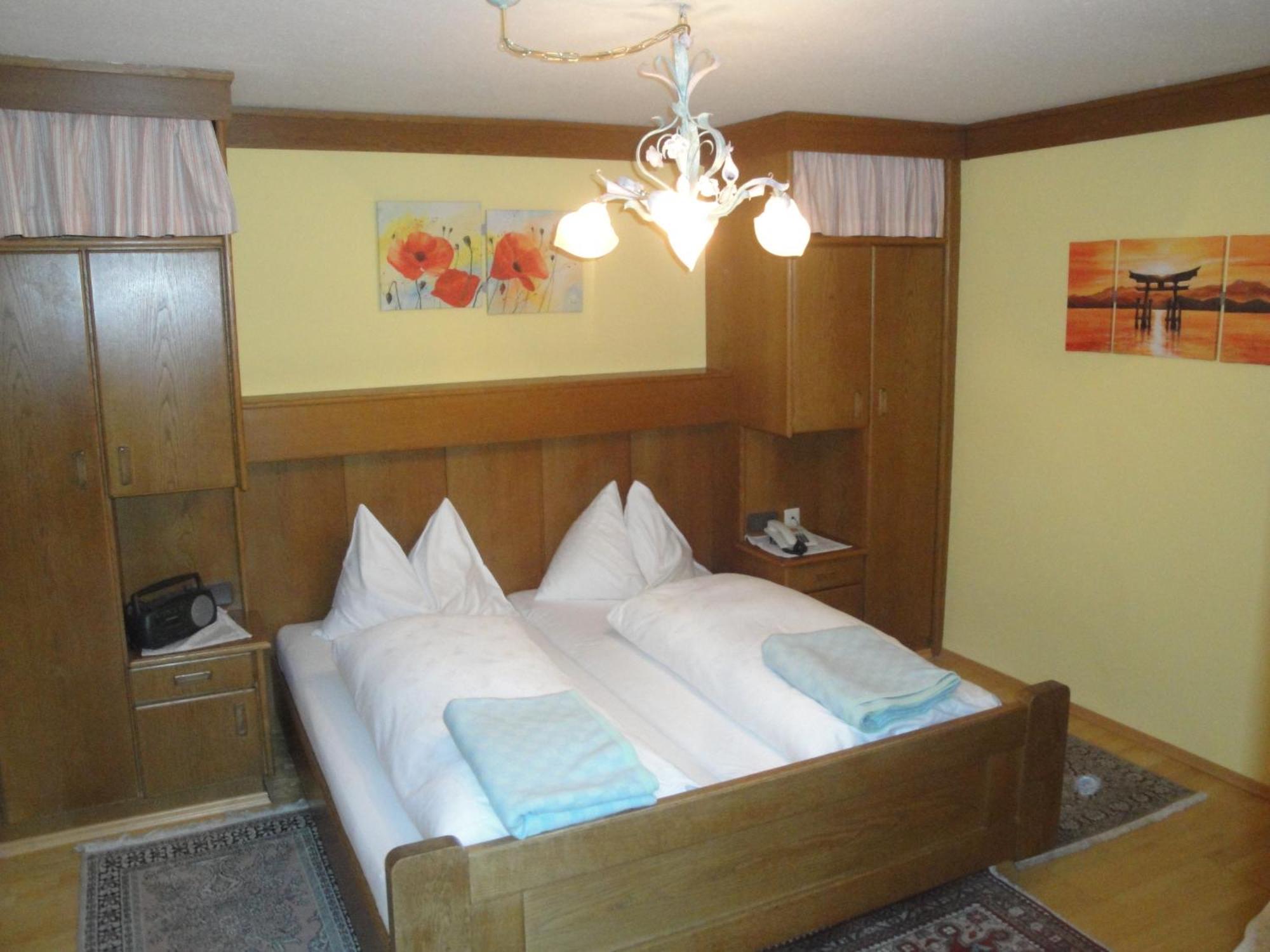 Pension & Appartement Steinwender バド クラインキルヒハイム エクステリア 写真