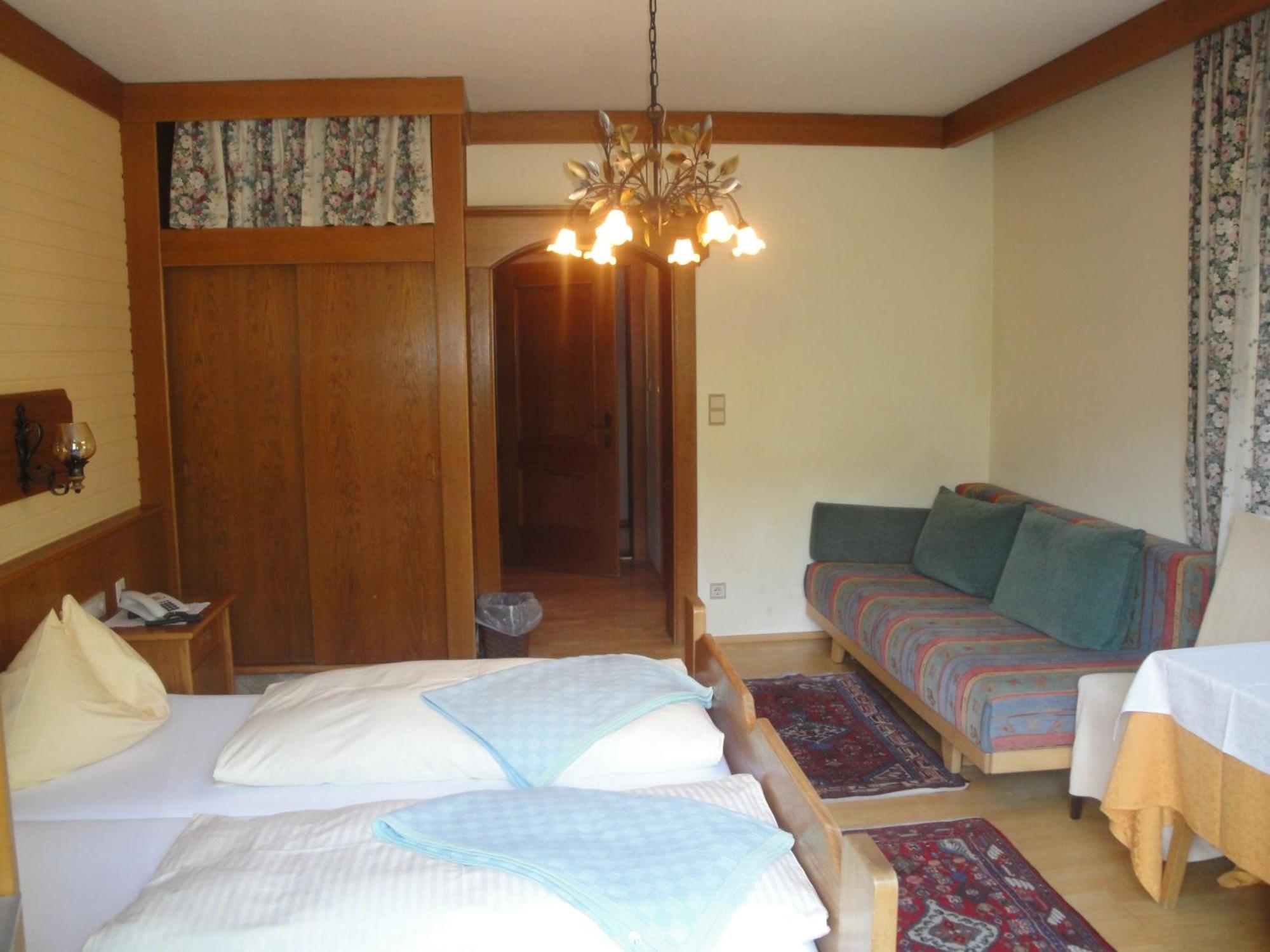 Pension & Appartement Steinwender バド クラインキルヒハイム エクステリア 写真